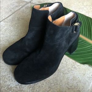 Black ankle felt boots